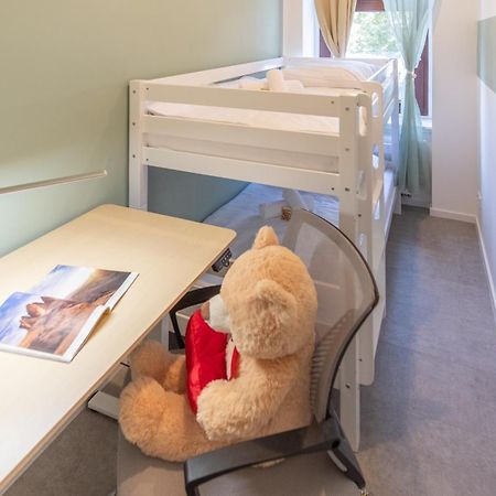 65 Zoll 4K Tv, Disney Plus, Soundbar, Kostenloser Kaffee, 5 Raeume Lipsk Zewnętrze zdjęcie