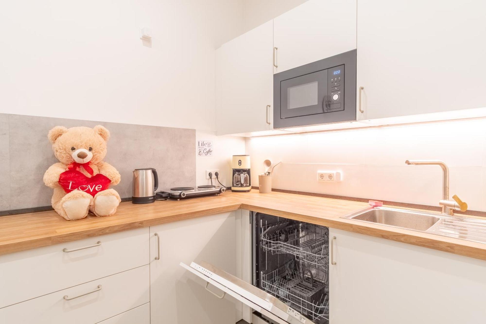 65 Zoll 4K Tv, Disney Plus, Soundbar, Kostenloser Kaffee, 5 Raeume Lipsk Zewnętrze zdjęcie