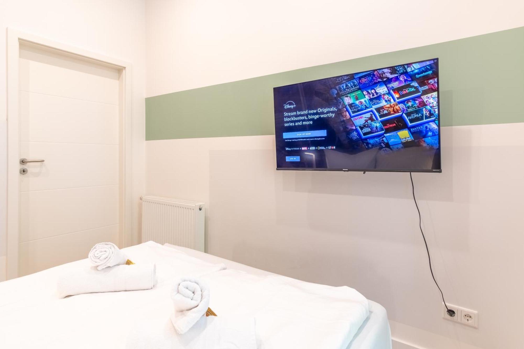 65 Zoll 4K Tv, Disney Plus, Soundbar, Kostenloser Kaffee, 5 Raeume Lipsk Zewnętrze zdjęcie